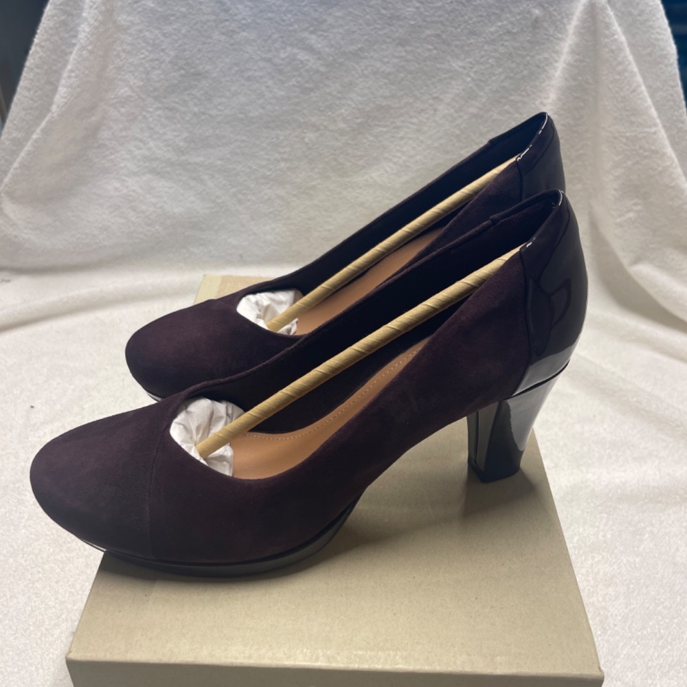 Clarks - Picture 2 of 8